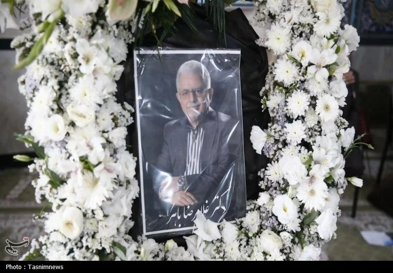 تشییع پیکر طبیب العلمای قم/ خاکسپاری بنیانگذار طب اطفال ایران