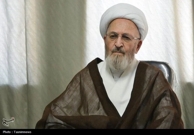 آیت‌الله سبحانی: اسلام راه روشن کرامت زن را ترسیم کرده است