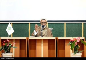 سبک مدیریتی رهبر انقلاب مبتنی بر واقعبینی، آرمانگرایی و جهادی بودن است