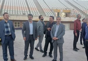 بازدید شاکر آرانی از ورزشگاه یادگار امام قم؛ بررسی روند بهسازی مجموعه