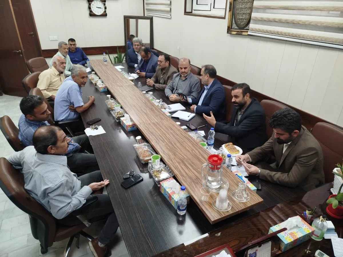 دیدار صمیمی معاون حملونقل شهرداری قم و مدیرعامل سازمان تاکسیرانی با رانندگان