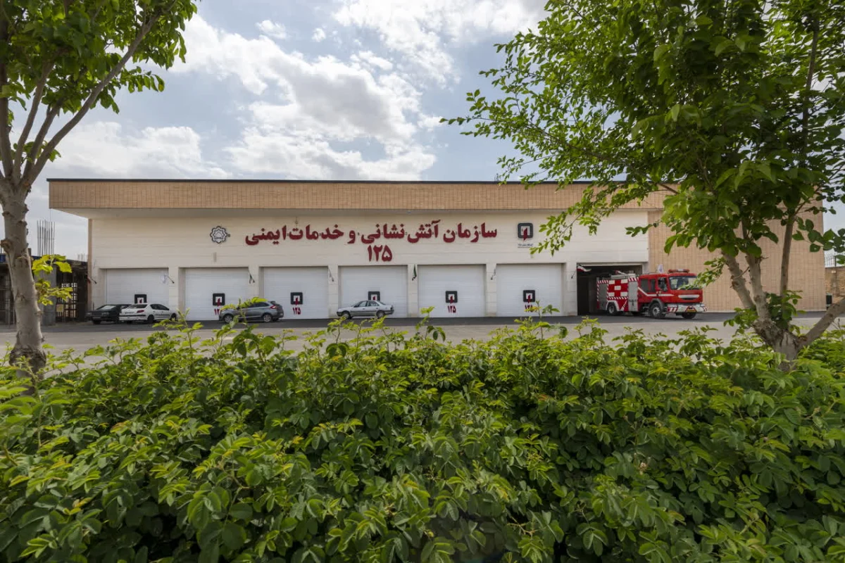 پیشرفت ۶۱ درصدی احداث ساختمان فرماندهی ایستگاه مادر آتش‌نشانی قم