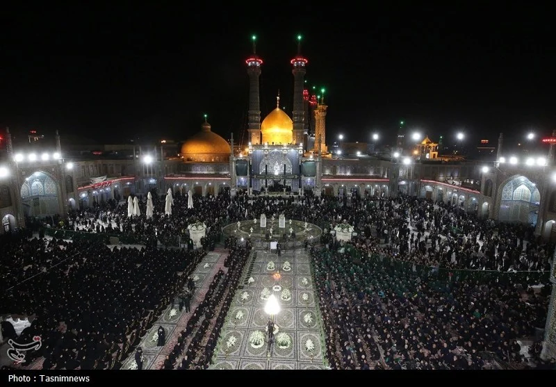 آیین شمعدان‌گردانی خادمان حرم حضرت معصومه(س)+ تصاویر
