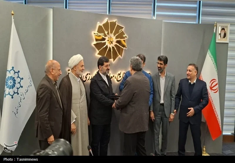 استاندار قم پایان مسئولیت خود را تکذیب کرد
