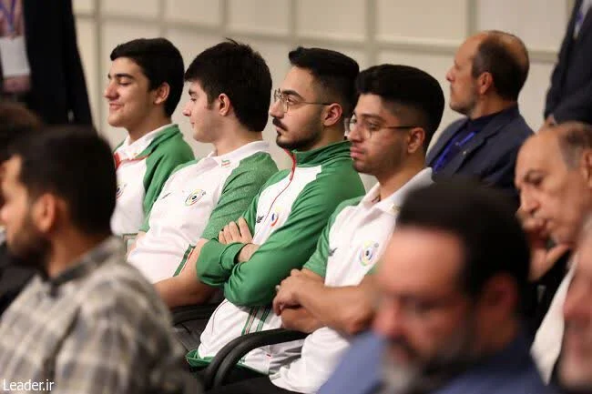 حضور قهرمان آسیایی قم در دیدار قهرمانان با رهبر انقلاب