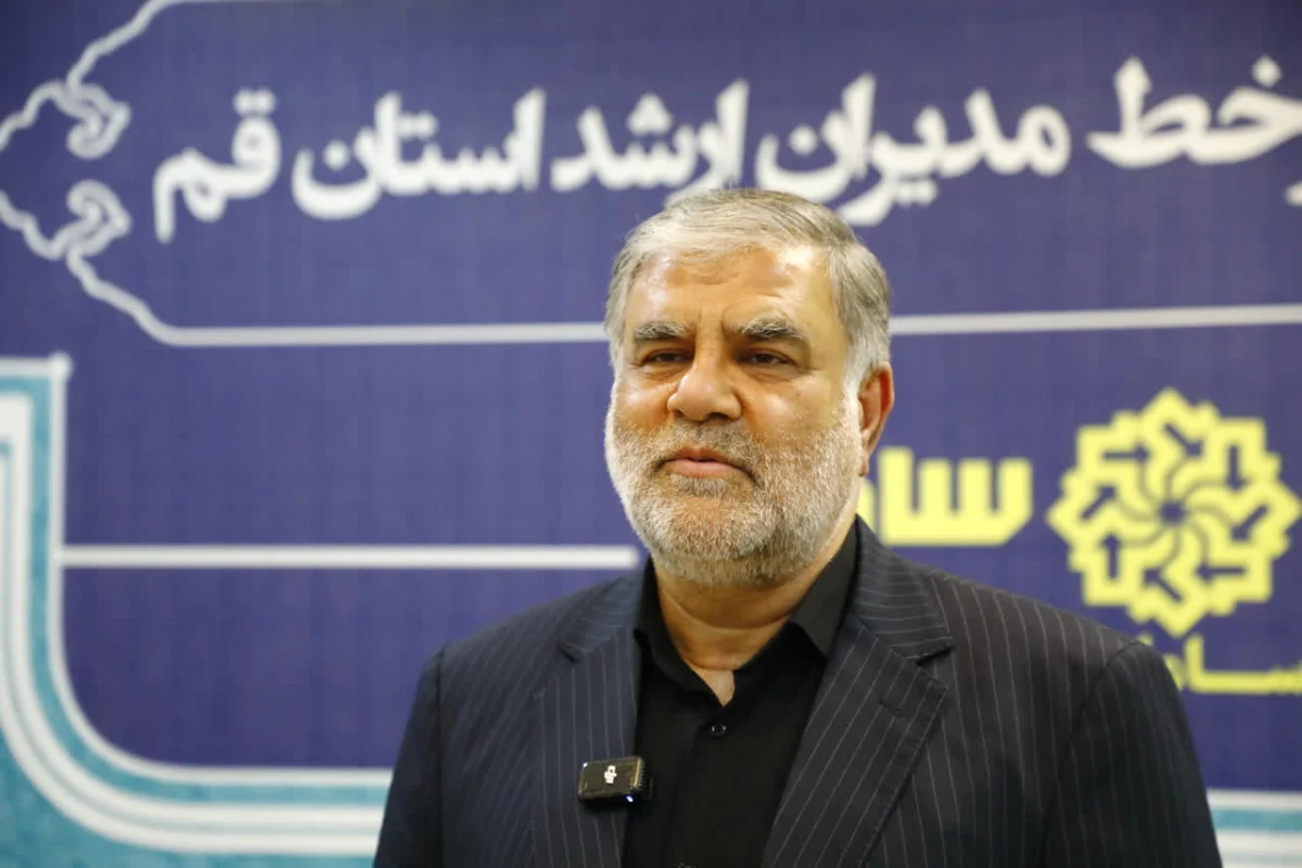 پاسخگویی مستقیم شهردار کلانشهر قم به مطالبات شهروندان در سامانه سامد/دکتر عظیمی: استفاده از پیشنهادات و انتقادات شهروندان موجب پویایی شهر می‌شود