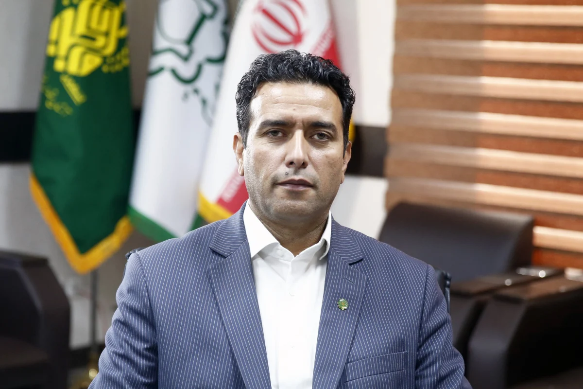 ارتقای ایمنی بلوار جعفر طیار قم با تکمیل نصب نردههای فلزی