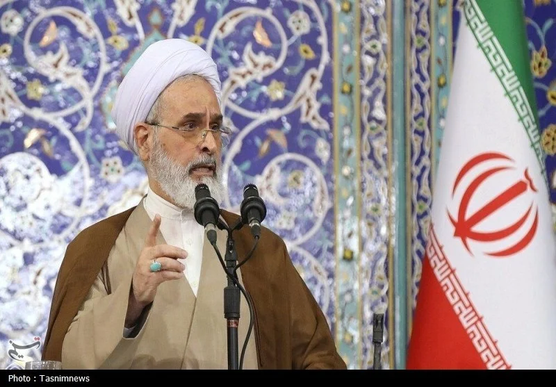امام جمعه قم: هر تحرک دشمنان با پاسخ کوبنده مواجه می‌شود