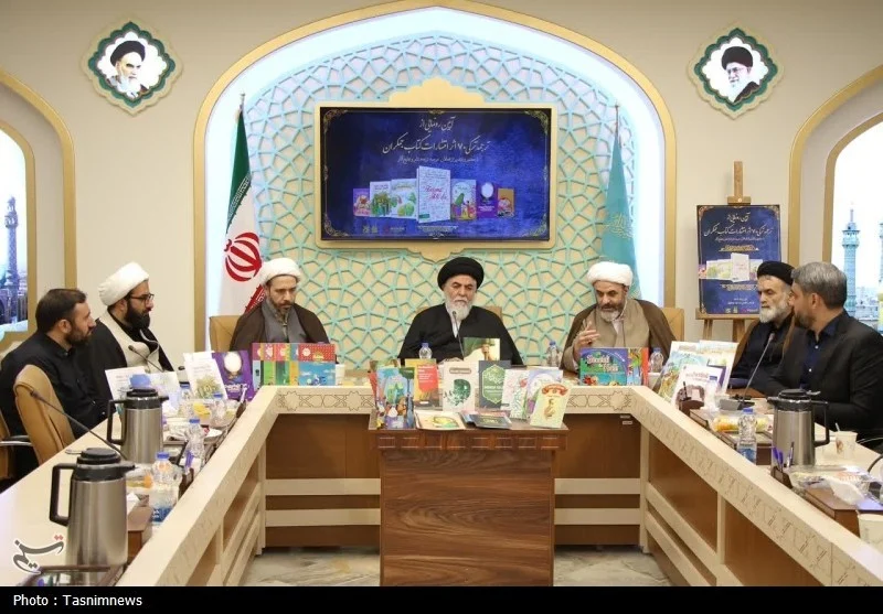 رونمایی از ۷۵ عنوان کتاب مهدوی به زبان ترکی در مسجد جمکران+ تصاویر