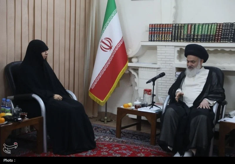 آیت‌الله حسینی‌بوشهری: الگوی زن مسلمان ایرانی باید به جامعه معرفی شود
