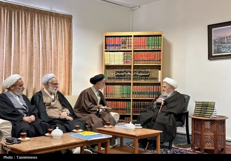 آیت‌الله سبحانی: اعتکاف مسیر بازگشت انسان به معنویت و فطرت الهی است
