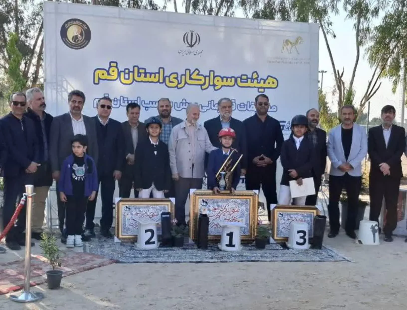 تقدیر مدیرکل ورزش و جوانان از قهرمانان پرش با اسب