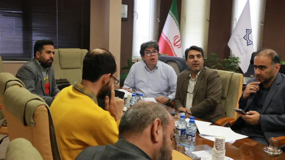 بررسی مشوق‌های نوسازی بافت فرسوده قم در نشست مشترک مناطق شهرداری و سازمان بهسازی