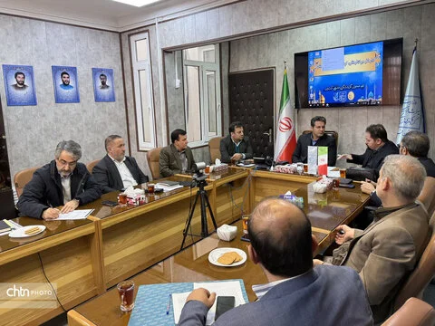 برگزاری نشست بررسی توسعه زیرساخت گردشگری و تأمین زنجیره ارزش بخش صنایع‌دستی قم