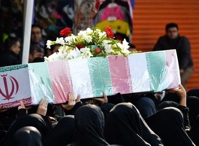 تشییع پیکر مادر شهیدان محمدصادق و محمدکاظم منصوریان در قم