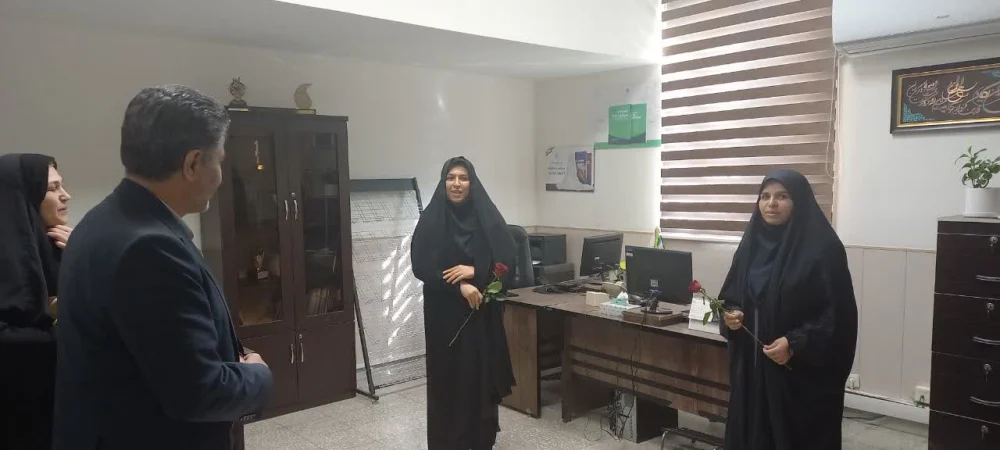 تکریم بانوان اداره‌کل ورزش و جوانان قم در هفته مقام زن و روز مادر