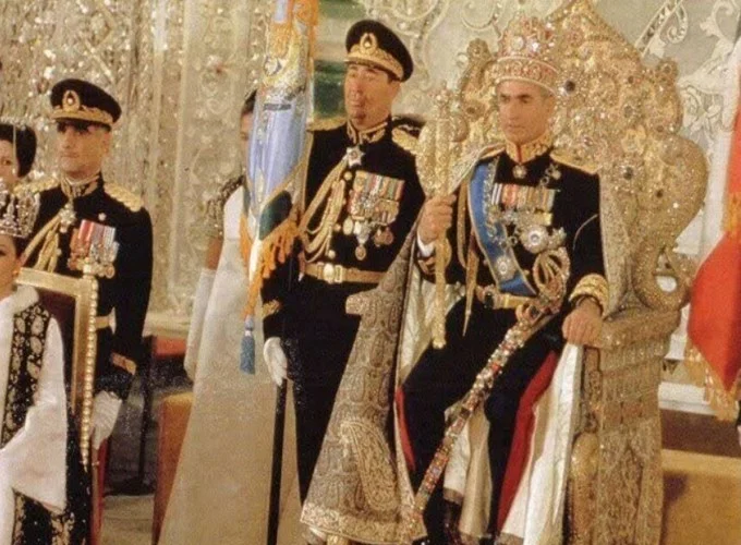 فساد مالی شاه و دربار پهلوی از نگاه خارجی‌ها