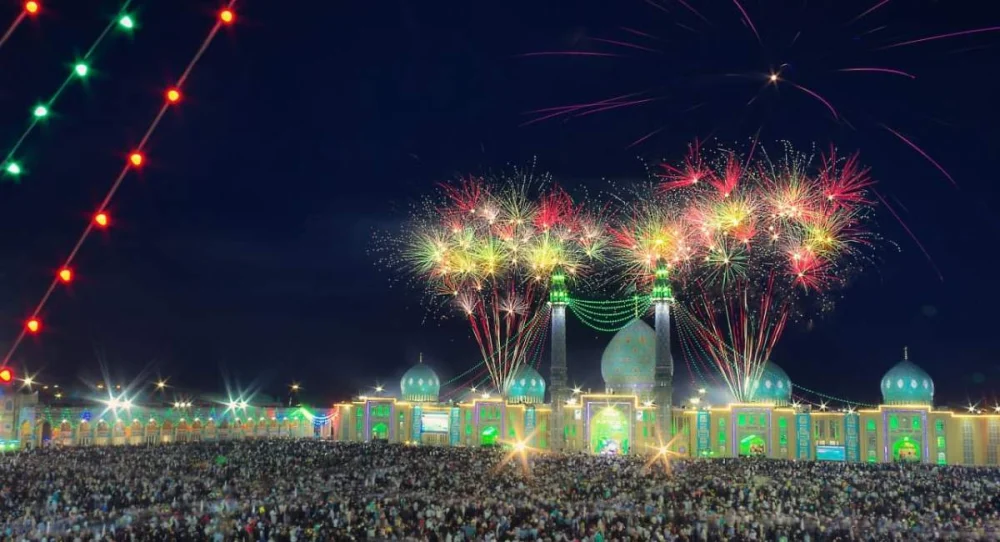 نورافشانی ۱۱۰ نقطه شهر قم در شب نیمه شعبان/ «مهدی جان ایران» محور برنامه‌های فرهنگی نیمه شعبان در قم