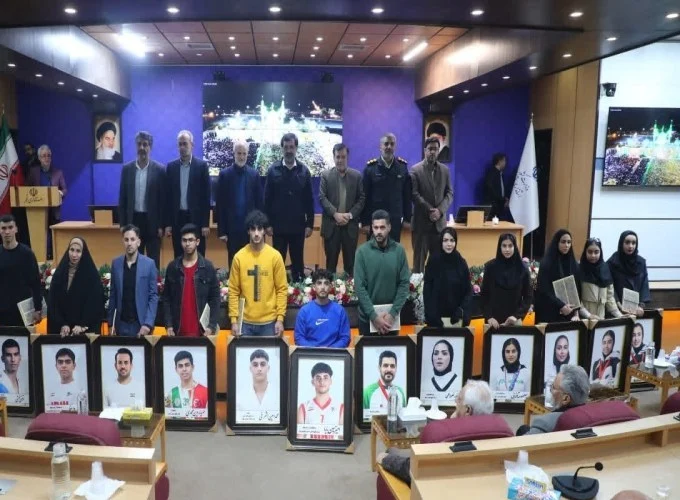 1404112019104629635597514 مدالآوران برونمرزی قم تجلیل شدند/تقدیر از خانواده شهدای اغتشاشات+عکس