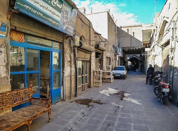 آغاز ساماندهی صنوف مزاحم برای احیای هویت تاریخی بازار کهنه قم