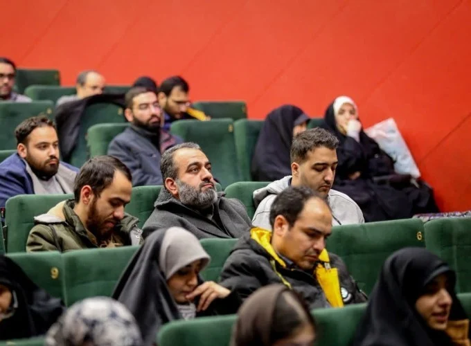 نگاهی بر چهارمین شب جشنواره فیلم فجر در قم