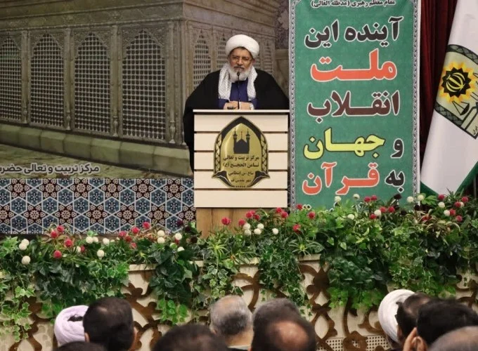 گفتمان انقلاب و تاریخ معاصر بازخوانی شود
