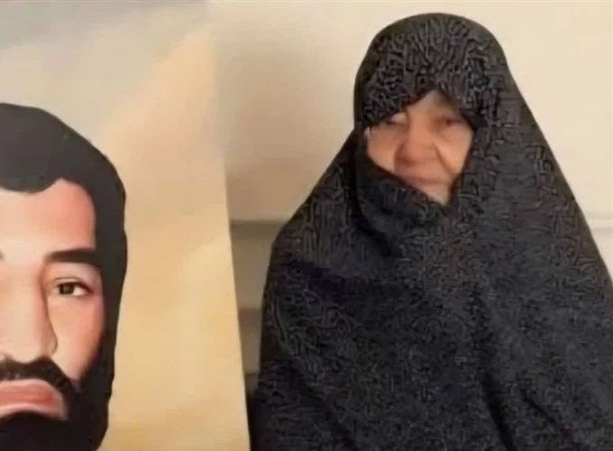 یاد حاج احمد متوسلیان و مادر گرامیشان تا ابد می‌درخشد