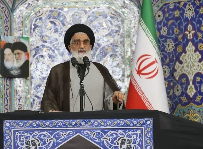 امام جمعه قم: خامنه‌ای دیگر در راه است