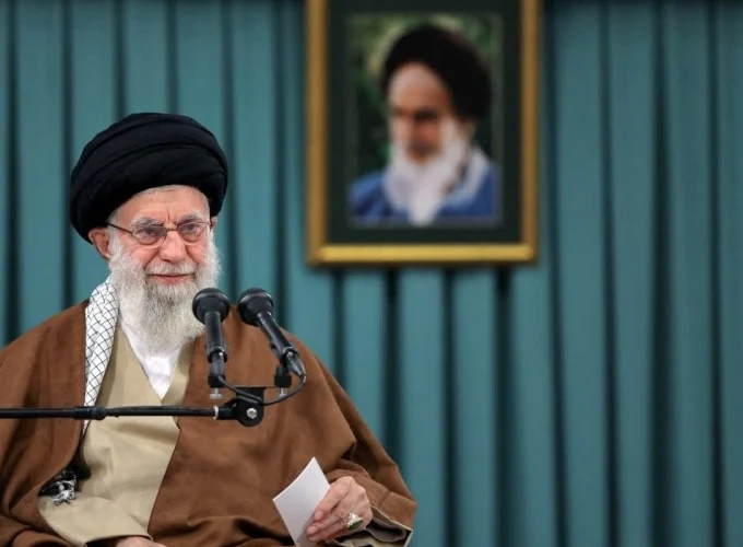 ایران ابهت پوشالی ابرقدرت‌ها را به چالش کشید