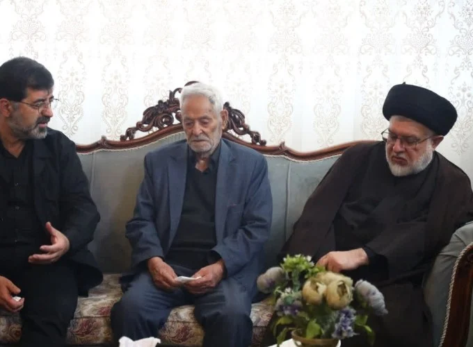 حضور مسولان قم در منزل پدری سرلشکر شهید موسوی
