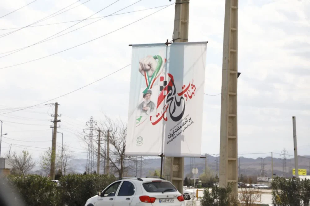 فضاسازی معابر شهری منطقه ۸ در پی شهادت رهبر انقلاب