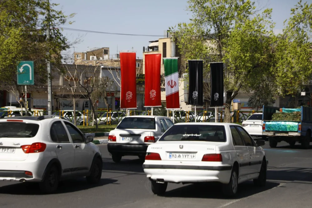 فضاسازی و آماده‌سازی ویژه ورودی‌های اصلی شهر قم به مناسبت شهادت رهبر شهید انقلاب اسلامی