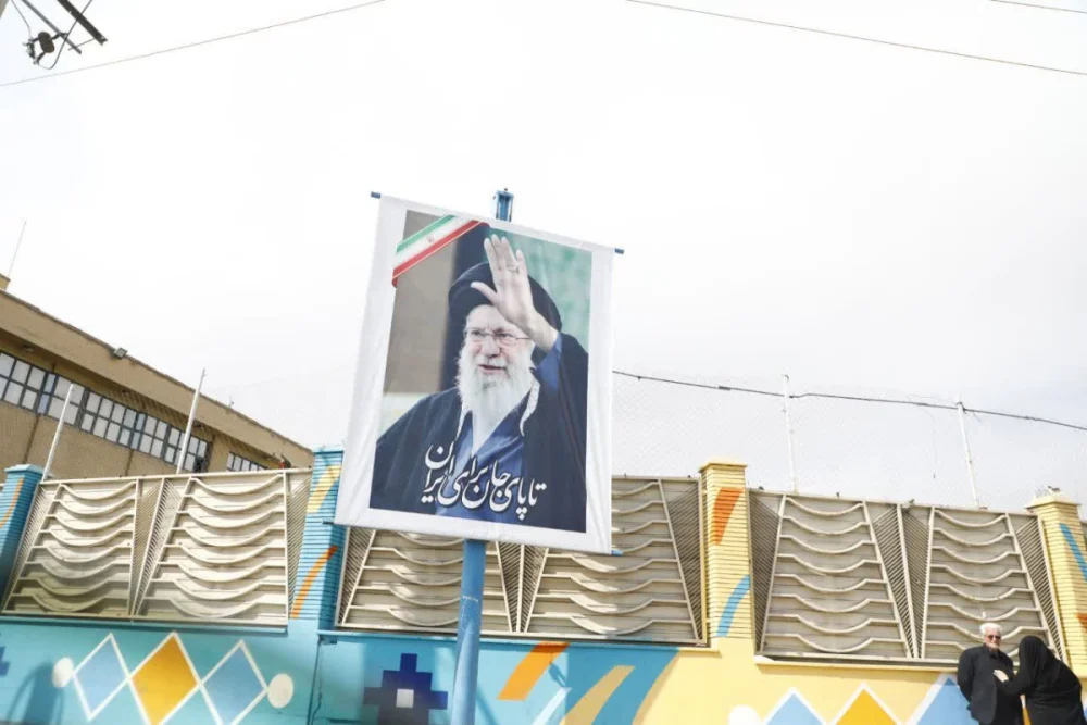 منطقه ۴ در سوگ شهادت رهبر انقلاب اسلامی مشکی پوش شد
