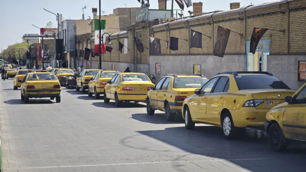 ناوگان تاکسیرانی شهرداری قم درحالت آماده باش کامل