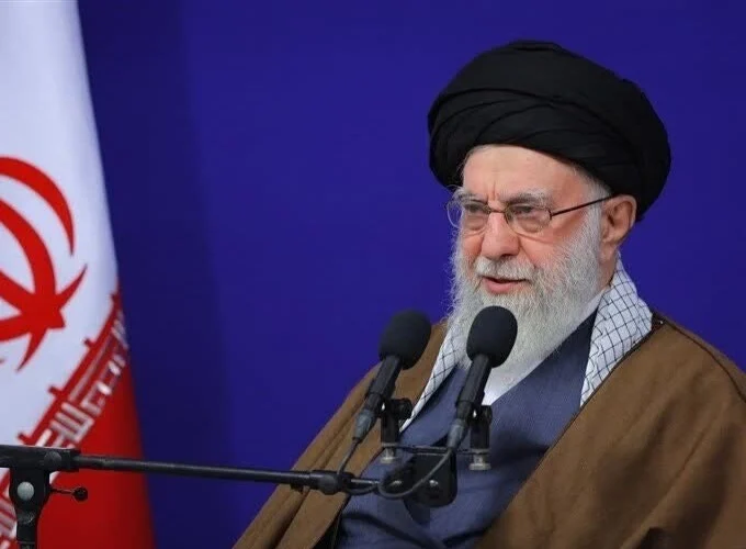 نگاهی به سیمای درخشان شهید امام خامنه‌ای