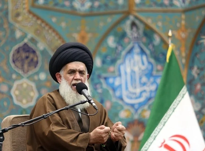 ائمه اطهار(ع) واسطه نزول رحمت الهی و رفع گرفتاری‌ها هستند