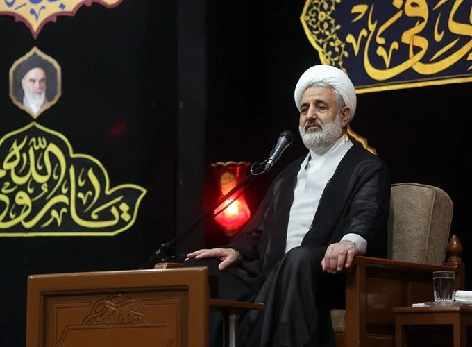 خون مطهر امام شهید امت دلها را متحول کرده است
