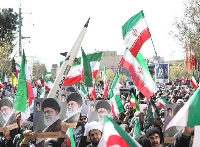 قیام قم برای خون‌خواهی امام شهید؛ خروش تاریخی مردم برای انتقام+ عکس