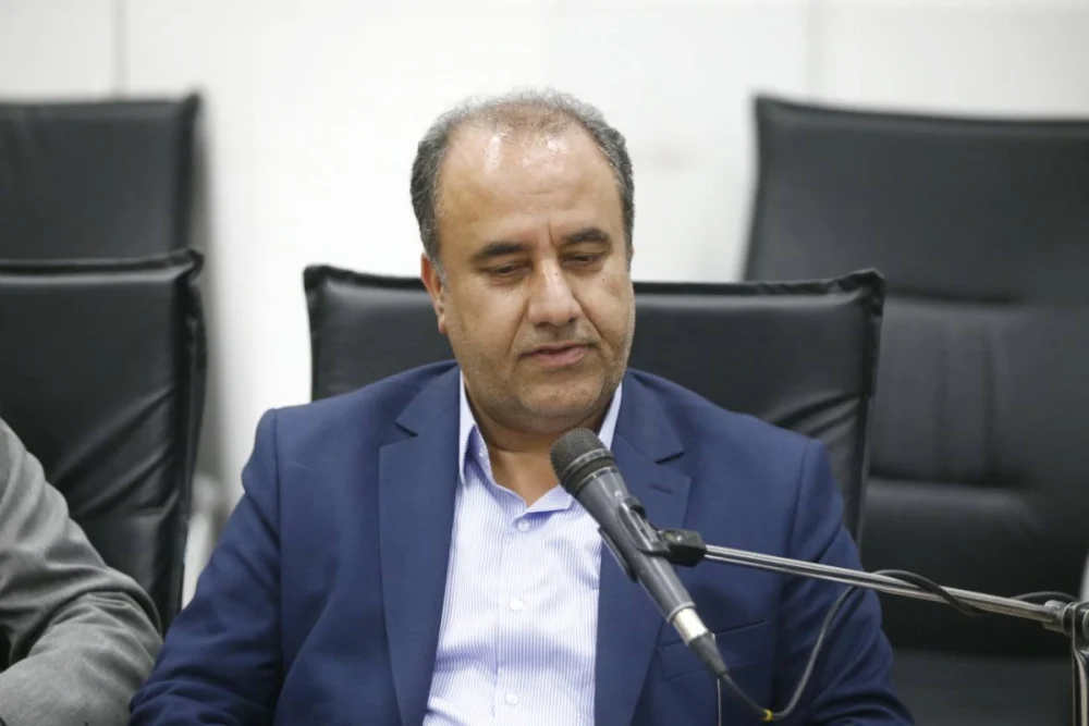 ۳۰ هزار اصله نهال در روز طبیعت میان شهروندان قمی توزیع شد