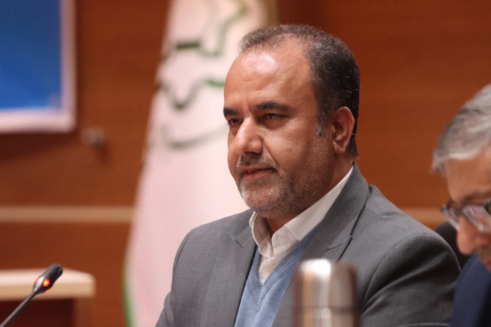 افزایش سطح خدمات بیمه‌ تکمیلی پاکبانان قم؛ پوشش حداکثری درمانی برای ۳۵۰۰ پاکبان وخانواده آنان در سال ۱۴۰۵