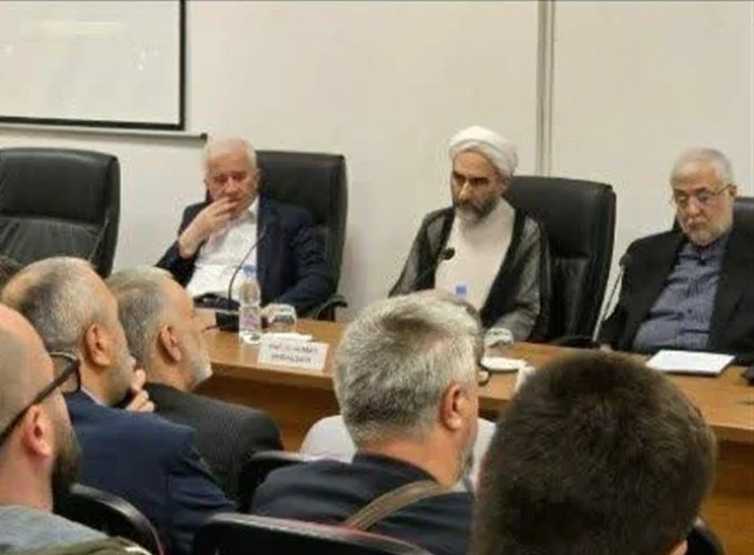 استقامت قرآنی مسئولیتی اجتماعی برای ساخت انسان، امت و تمدن است
