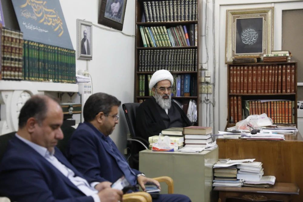 تقدیر آیت‌الله فاضل لنکرانی از خدمات‌رسانی شبانه‌روزی شهرداری قم در جنگ تحمیلی سوم