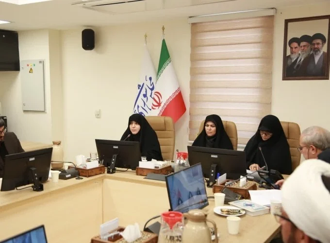 دشمنان بر روی مسائل خانواده سرمایه‌گذاری می‌کنند