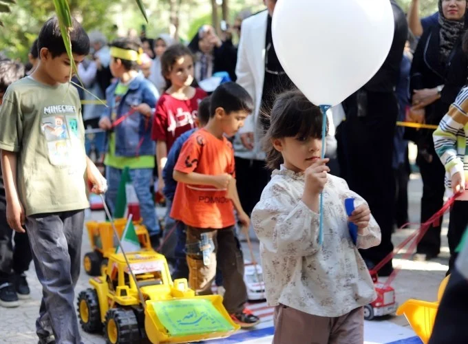 کودکان از مؤلفه‌های معنا‌بخش زندگی‌اند
