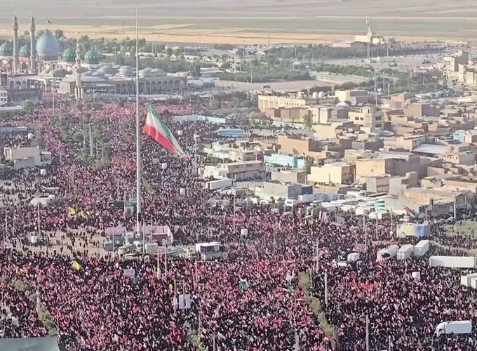 ببینید| آغاز تشییع امام شهید از مسجد مقدس جمکران