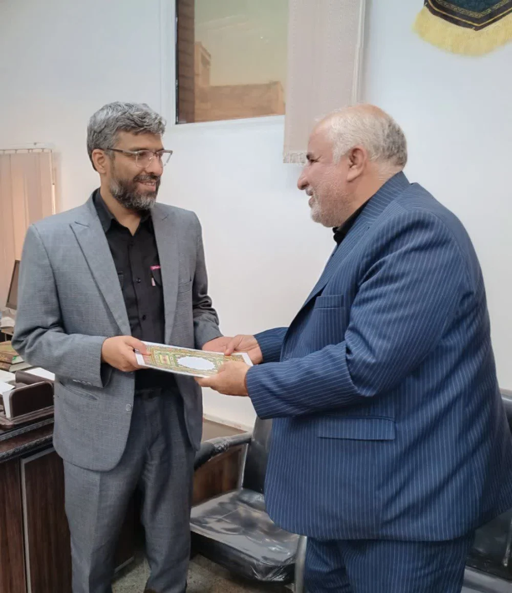 تجلیل مدیر منطقه ۶ قم از معاون دادستان/ تأکید بر نقش دستگاه قضا در صیانت از حقوق شهروندان