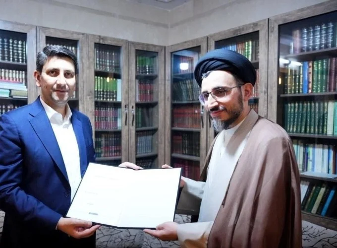 تجلیل وزیر ارتباطات از خانواده شهیدان موسوی و خطیب