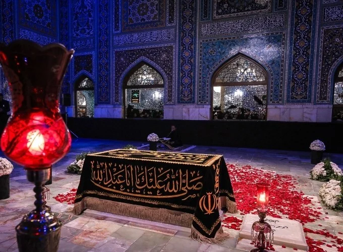 مراسم بزرگداشت رهبر شهید از سوی مراجع عظام تقلید در قم برگزار می‌شود