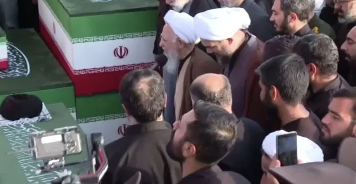 نماز مشتاقان ولایت بر پیکر آقای شهید ایران در جمکران اقامه شد