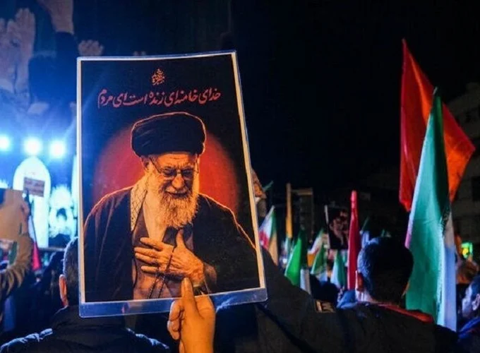کاروان ایران در مسیر تهران/ خداحافظی تاریخی ملت با رهبر شهید